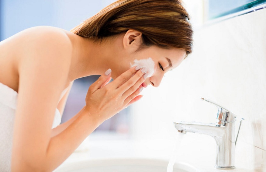 Milk, gel, oil, foam… Which facial cleanser